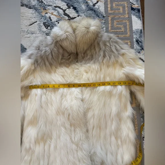 Elegant White and Gray Saga Fox Fur Coat jacket - Picture 15 of 17